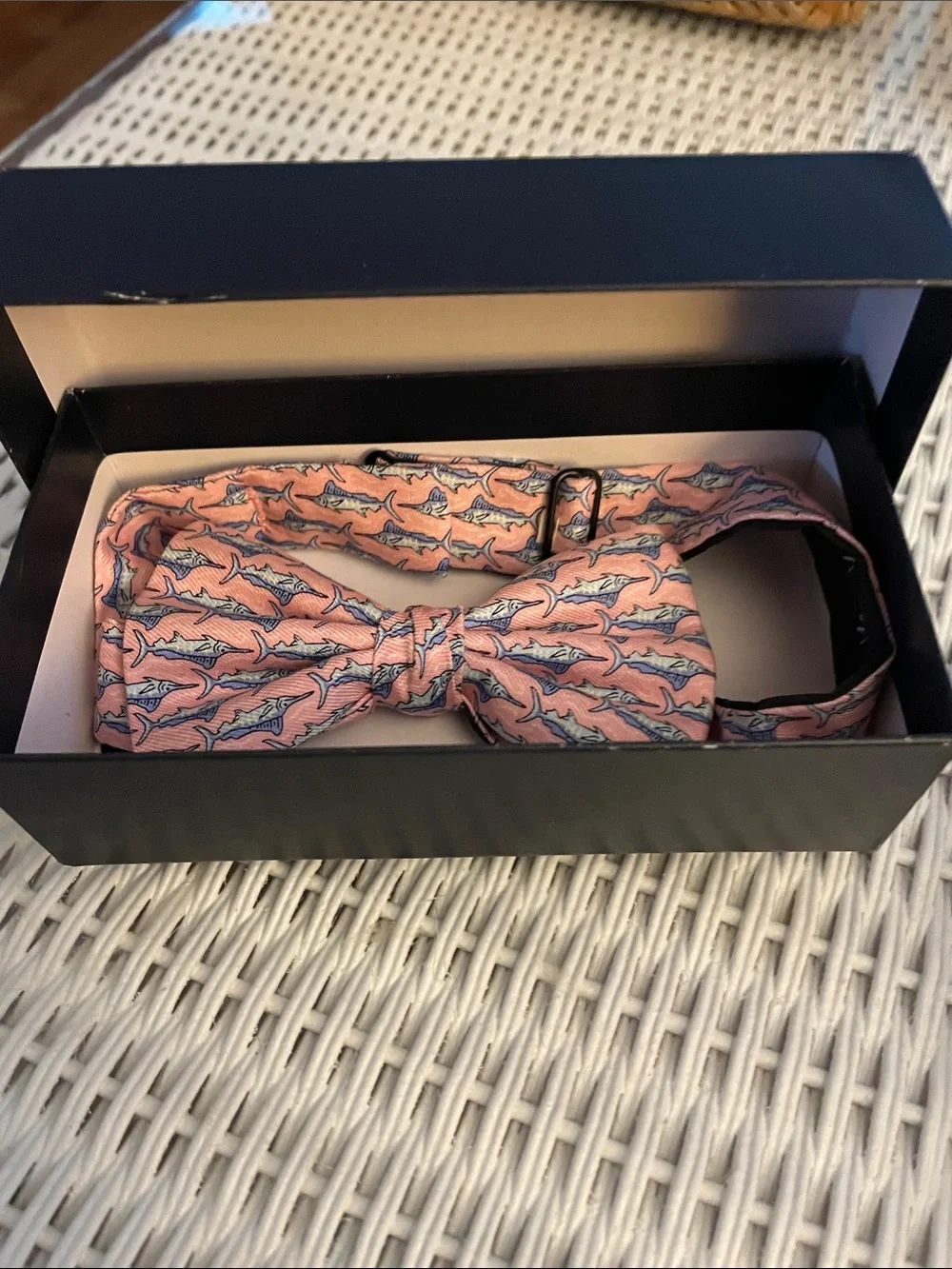Vineyard Vines pre tied